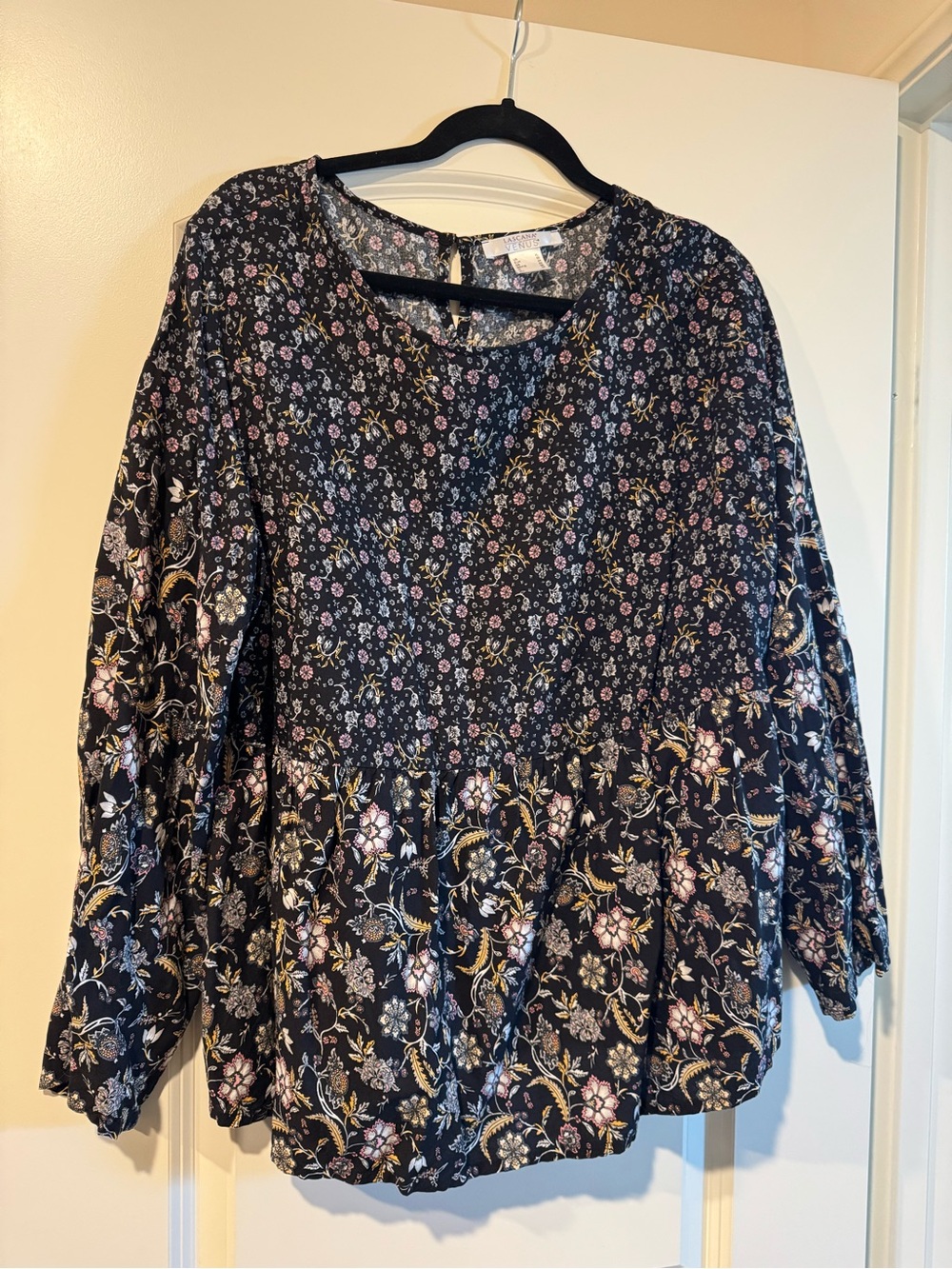 VENUS Black Floral Tunic with Pink & Cream Accents NWOT